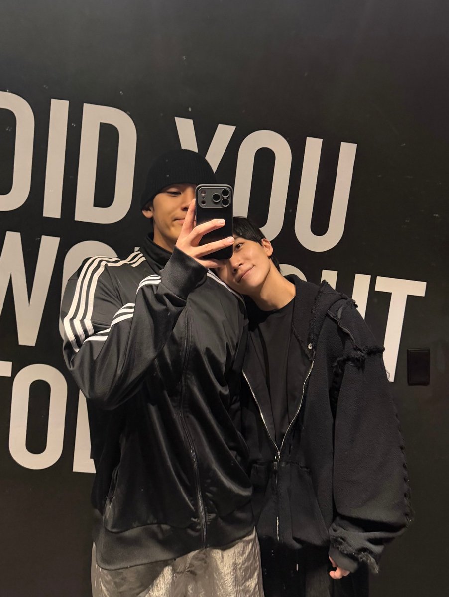 오쉬발    정한님 민규님 😭😭😭😭😭😭
