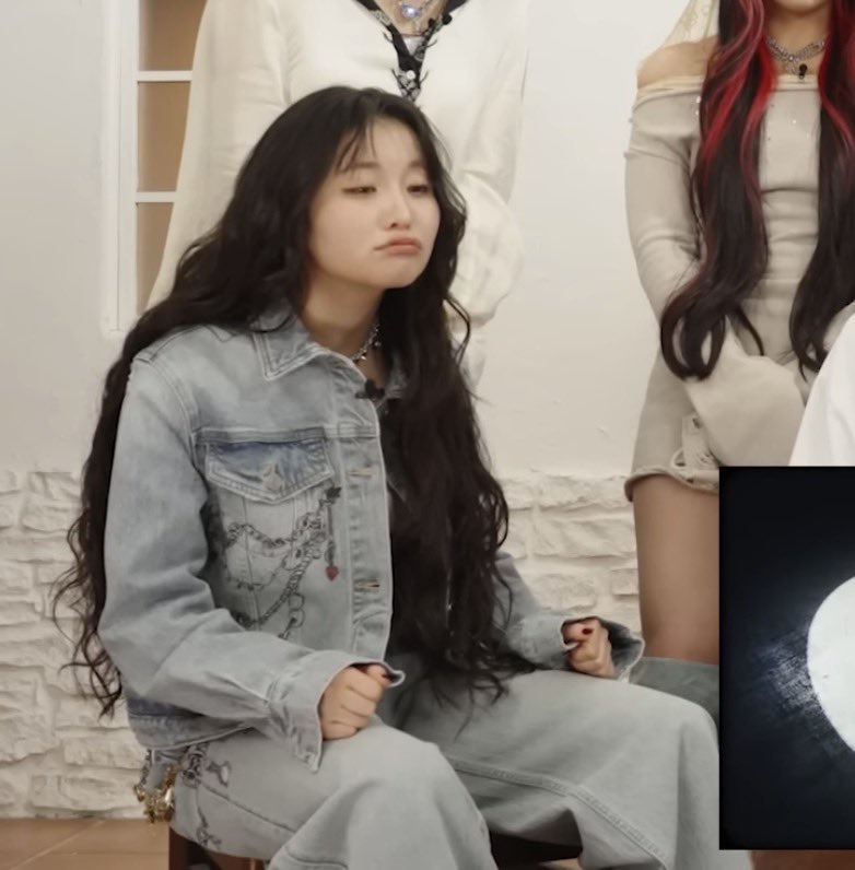 JEONGYEON_111_9's tweet image. ずっとナオコうるうるしてんな〜って思ってたけど、
コハルのうるうるの概念これなの可愛すぎるって
ほんまにいい加減にして笑笑笑笑笑
 #HANA #ColdNight  #NAOKO #KOHARU