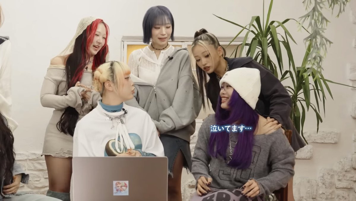 JEONGYEON_111_9's tweet image. ずっとナオコうるうるしてんな〜って思ってたけど、
コハルのうるうるの概念これなの可愛すぎるって
ほんまにいい加減にして笑笑笑笑笑
 #HANA #ColdNight  #NAOKO #KOHARU