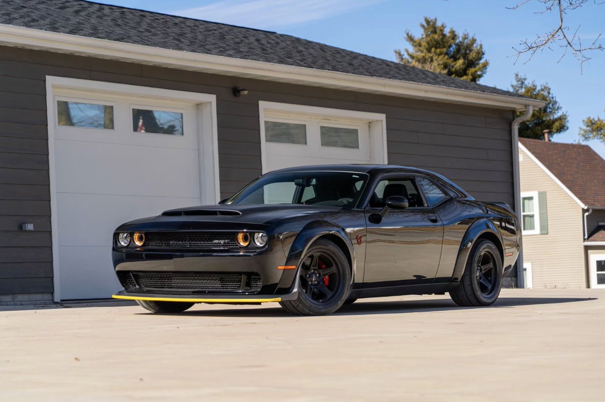 Mecum Auctions tweet media