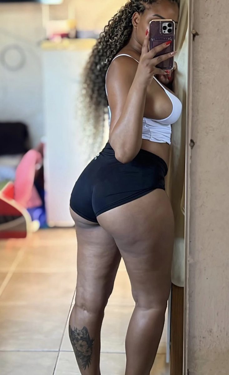 Elas de shortinho tweet media