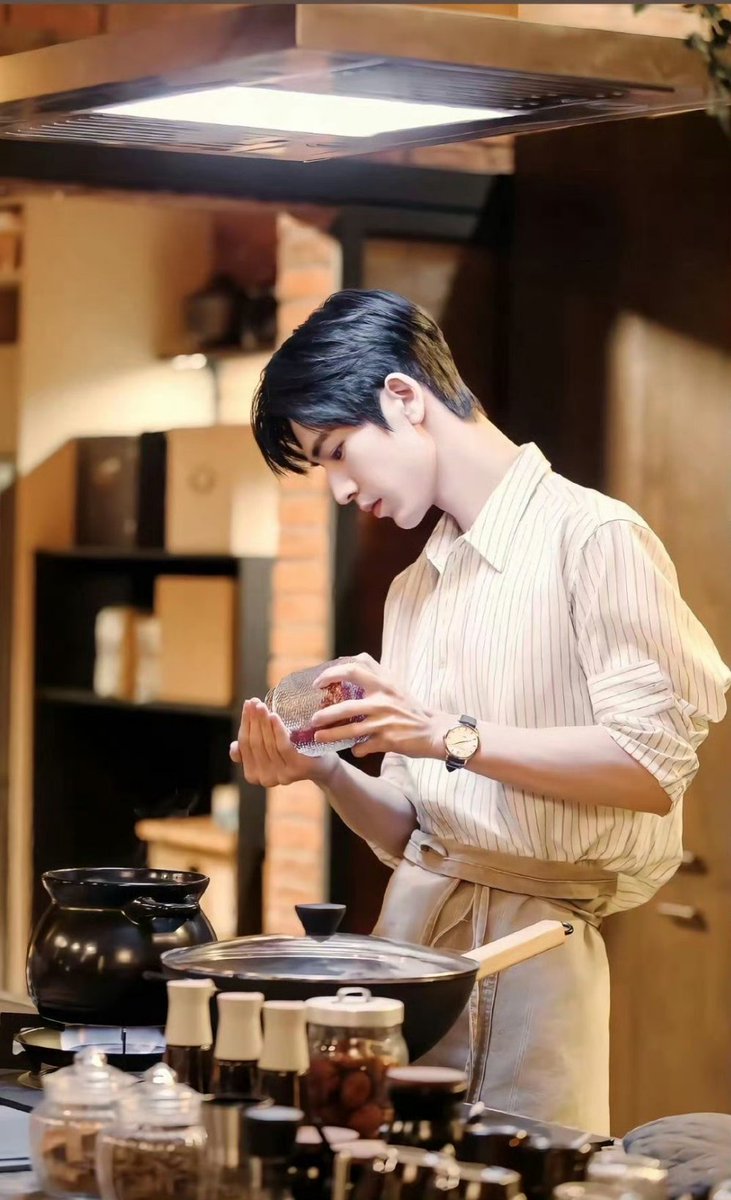 보드 타고 꽃 잘 가꾸고 한의학으로 집밥 잘 짓는 중의사 관심있습니다,,