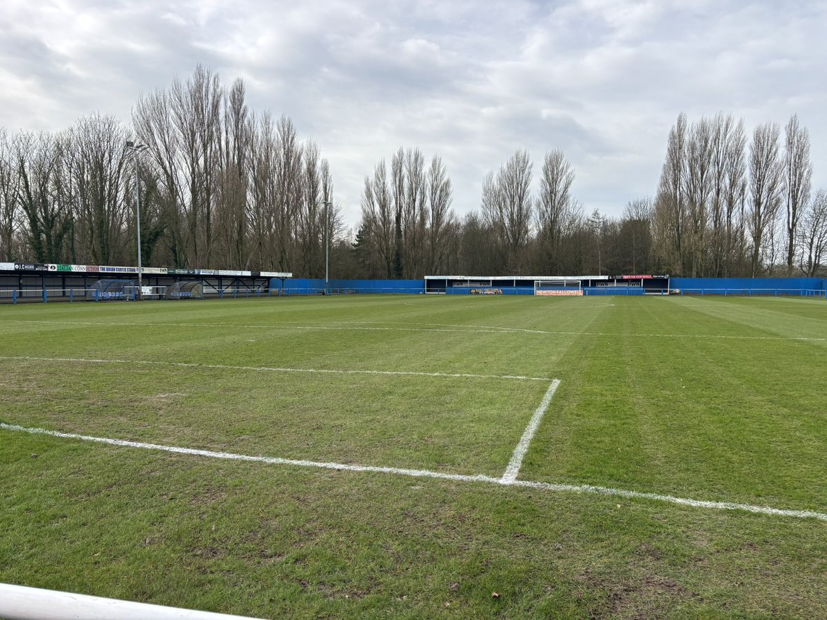 Chrisch57403990's tweet photo. Not a good as it looks as very thin of grass coverage but itโs game on after all the wet stuff thatโs been hammering everyone !!!
#stillavolunteergroundsman
#rollonspring
@bostontownfc
@TheHighwayMen_ https://t.co/seIPH3df8K