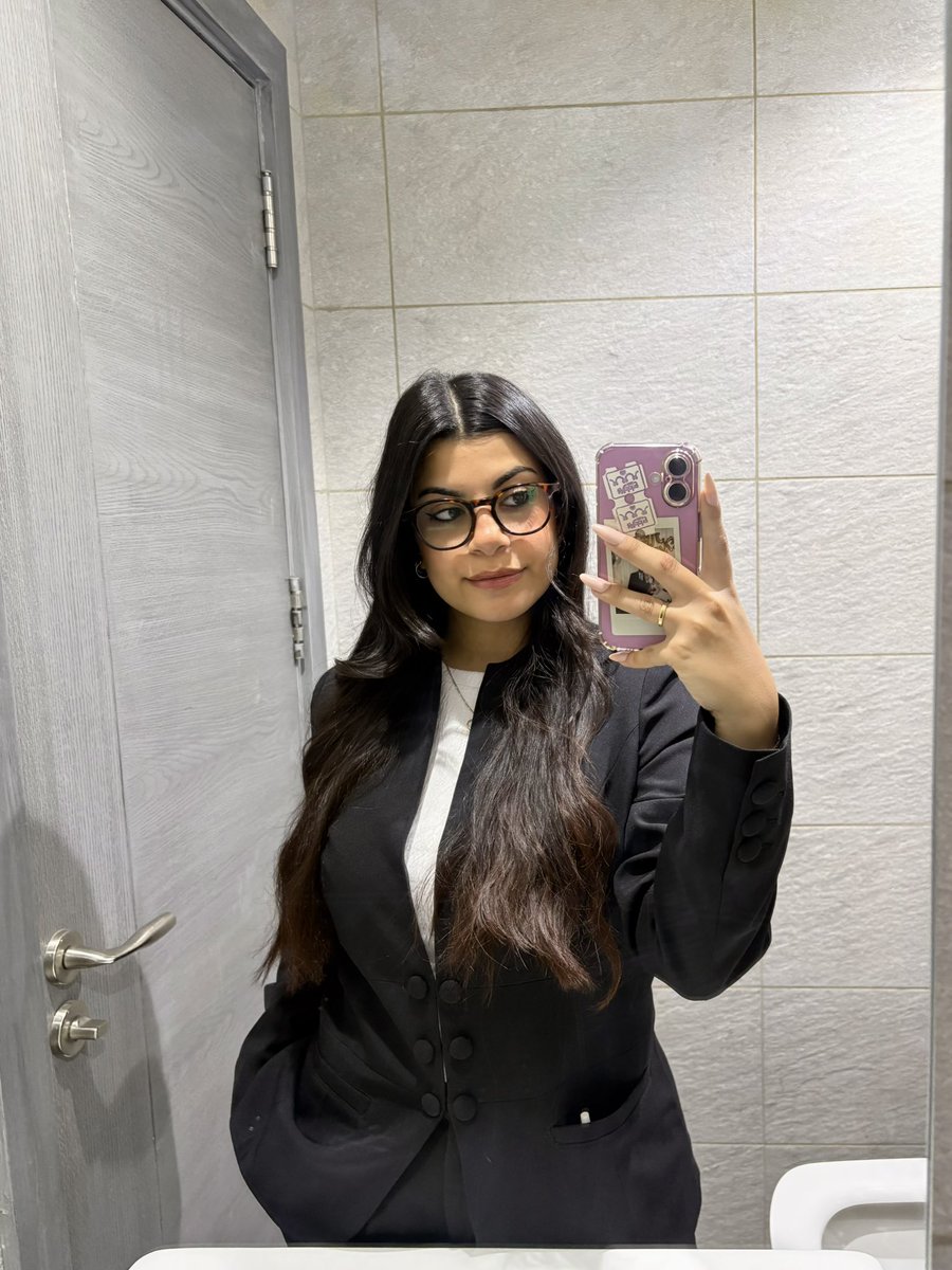 lostsunshinee's tweet photo. Work fits👩🏻‍💻🤭 https://t.co/RDh8aEJVud