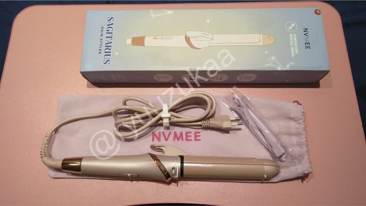 ryuuzukaa's tweet photo. #WTS NVMEE Catokan Rambut 2in1 LED Touch Sagitarius Hair Styler Catok Preloved

Pembelian awal 2025, baru dipakai beberapa kali
Include kotak, jepit, dan pouch
Minus sisir gratisannya
Bisa untuk rambut lurus dan bergelombang

200k boleh nego tipis
COD sekitar Kelapa Gading Jakut https://t.co/35tTAfSxCm