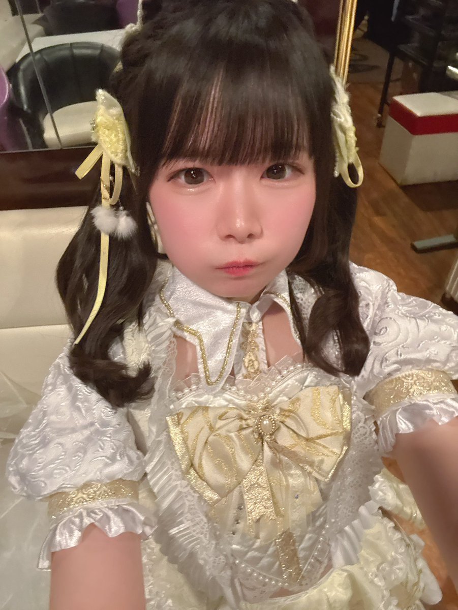 ritsu__aaa's tweet photo. ひなと陽だまりえびでぃっ！ご来場いただきありがとうございました🐶💛
久しぶりのステージ、衣装、ライブ、なによりみんなに会えたことがほんっとーに嬉しかったし、とっても楽しかったです♡本当にありがとう♡だーいすき🥰💛 https://t.co/qcFBqs8yEM