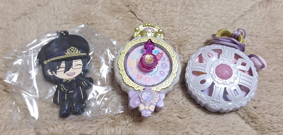 oi_bfkr's tweet photo. 本日の入手品（プリ○ュアに浮かれるガッチさんみたいになった） https://t.co/I5YhY196BG