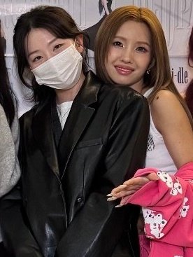 슬기 소연
만난 김에 와우띵쳐하자