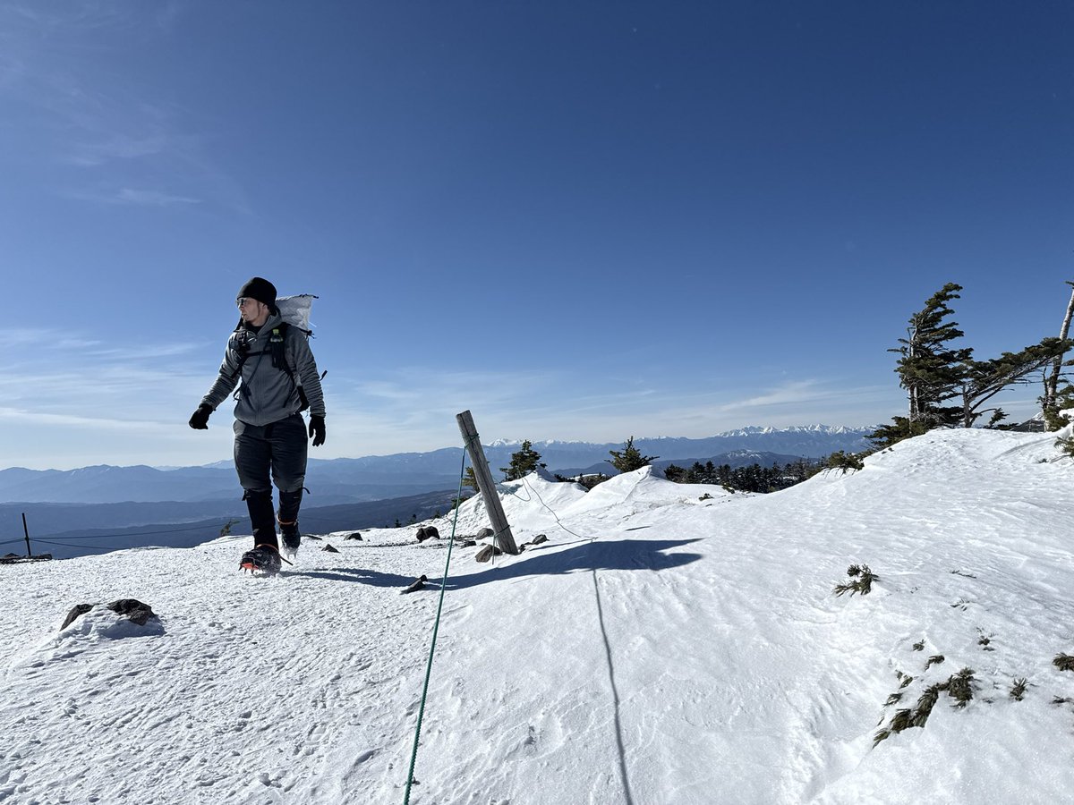 dassycamping's tweet photo. 北横岳で雪山デビュー🏔️

八ヶ岳ブルー、というやつがこれ。 https://t.co/RGu7MiHyma