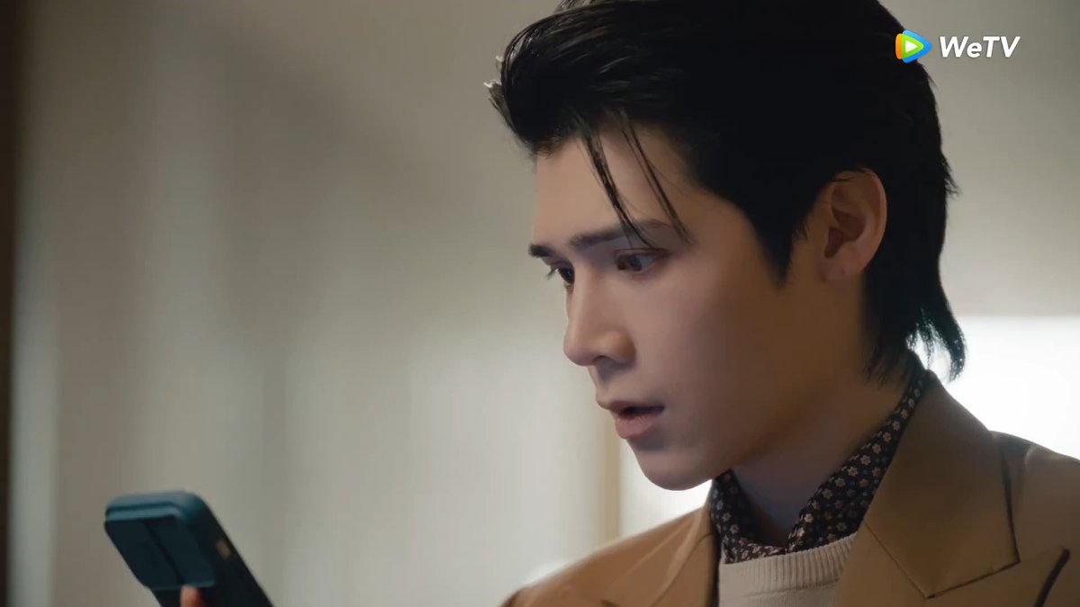 ชอบอะ มีสเน่ห์นะ หันข้างนึงสวย หันอีกข้างเปลี่ยนเป็นหล่อ

#Peatwasu