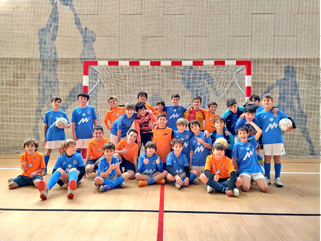 ⚽ Gran jornada de convivencia y mucho fútbol sala la que hemos vivido esta mañana junto a <a href="/EDLaMerced/">Escuela Deportiva La Merced Tres Cantos</a>

😍 Los alumnos de 4° y 5° de E. P. han disputado un triangular en el que ha reinado la deportividad y el buen ambiente entre ambos coles.