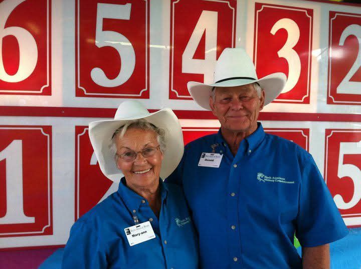 Pounceman's tweet photo. Rest in Peace Larson Family https://t.co/i5mtk9SMxh