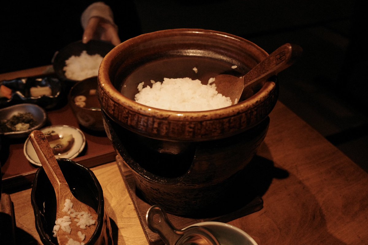 ellenilly's tweet photo. わたし自身めちゃくちゃ調べても全然情報がなかったので誰かの助けになればと思って書いておくと、一志郎窯の炊飯土鍋は彦根市のSUZUMIANさんで注文できます 今だと半年待ちとのこと 配送&amp;カード決済可 お店で実際に土鍋で炊くお米が食べられる土鍋御膳がめちゃくちゃおいしい！ https://t.co/SDdxAVRcbM