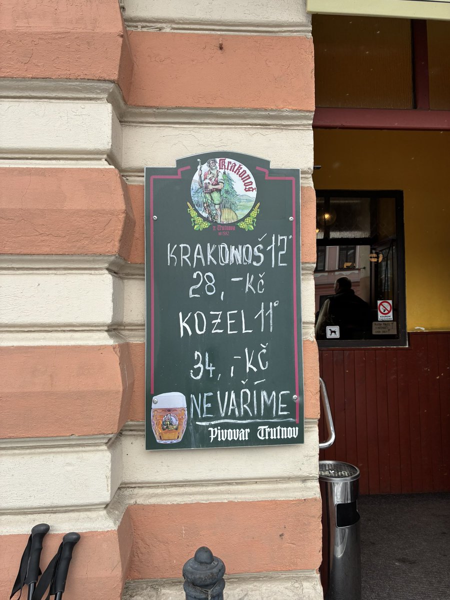 VikMal4's tweet photo. Krkonoše, LP 2026. Úplně normálně jsem polknul dvě dvanáctky a s kapučínem Dolce Gusto jsem platil 91 Kč. Nazdar. https://t.co/RCfGNoRFCU