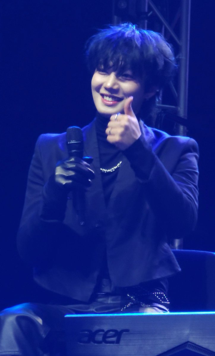 Romantikkyy's tweet photo. 260221 KpopRevolution in Germany

 왕자 영민이 오늘 완전 너무 멋있어 !!
#임영민 #LIMYOUNGMIN #イムヨンミン https://t.co/CxXSVCEugD