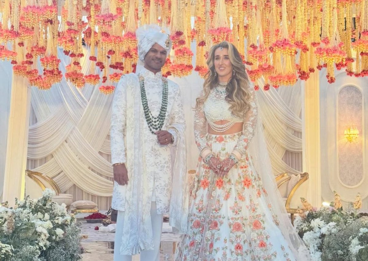 Happy Married life to Shikhar Dhawan ♥️