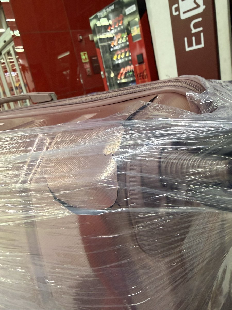 ipriyan07's tweet photo. @airindia Air India AI357 (Tokyo Haneda ➝ Delhi T3) today: my check-in bag arrived badly damaged — both rear wheels broken. After being charged ₹10K extra for few kgs overweight, this handling is unacceptable. Expecting prompt compensation and resolution. #AirIndia https://t.co/ebJ5tXD7wN