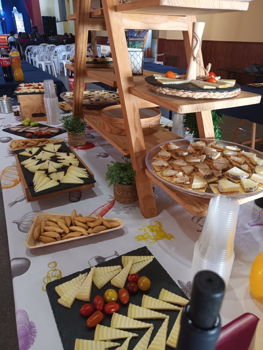 quesosJUAN's tweet photo. Hoy en #Carpio, aportando #Sabor con #alimentosdevalladolid a la reunión de Ampas rurales de #CastillayLeón
#LosquesosdeJuan https://t.co/K1jq9Sm5xa