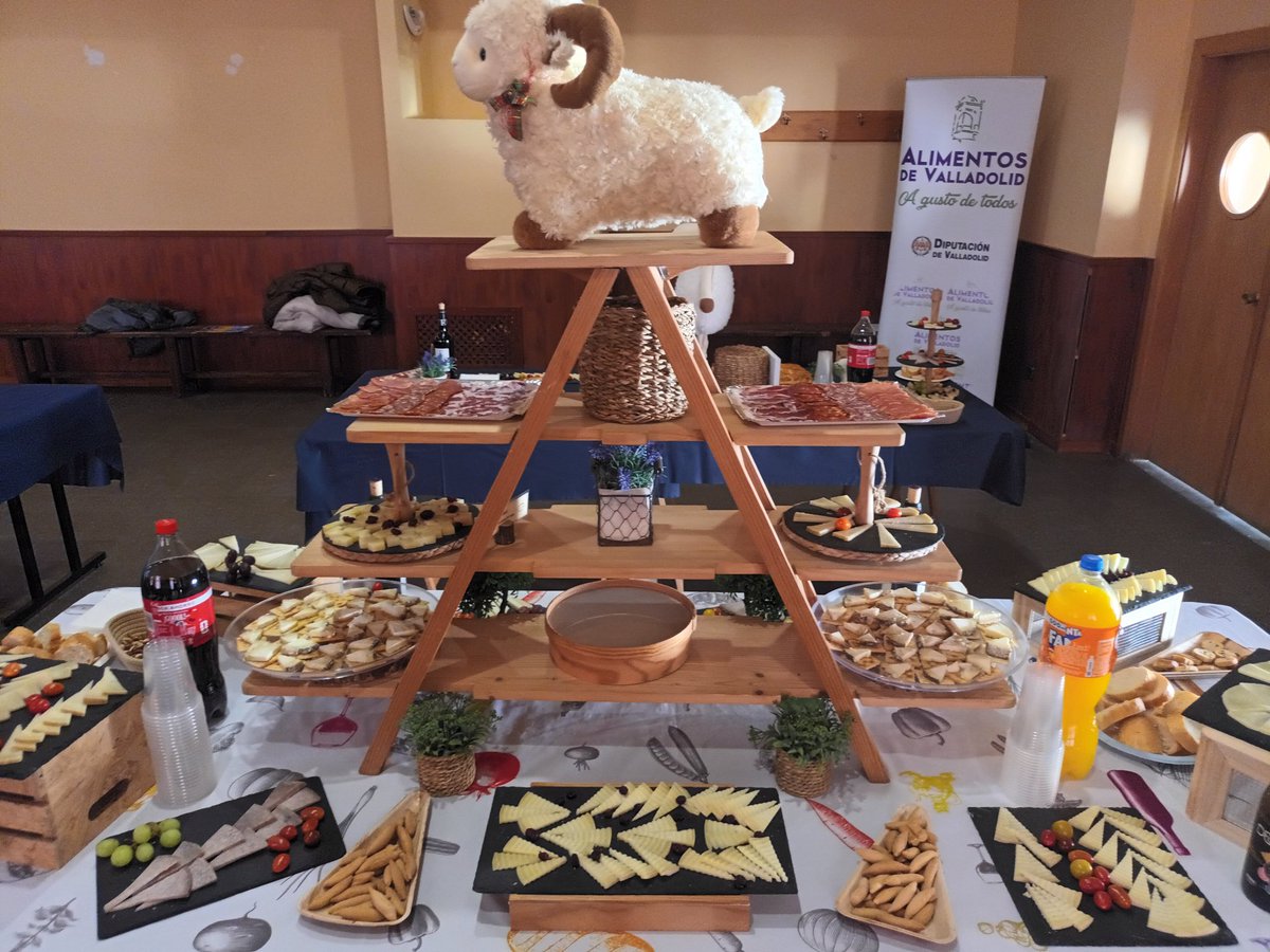 quesosJUAN's tweet photo. Hoy en #Carpio, aportando #Sabor con #alimentosdevalladolid a la reunión de Ampas rurales de #CastillayLeón
#LosquesosdeJuan https://t.co/K1jq9Sm5xa
