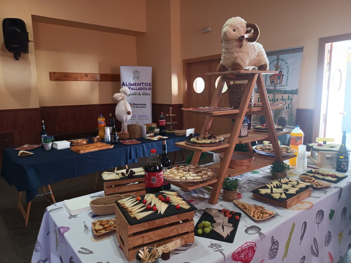 quesosJUAN's tweet photo. Hoy en #Carpio, aportando #Sabor con #alimentosdevalladolid a la reunión de Ampas rurales de #CastillayLeón
#LosquesosdeJuan https://t.co/K1jq9Sm5xa