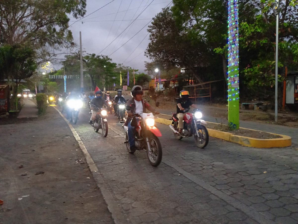 ComunicacinAlt2's tweet photo. Militancia Sandinista realiza Diana motorizada en conmemoración del 92 aniversario del General Sandino.
#SandinoVive
#2026SiempreMasAlla https://t.co/M8lPTBPiUl