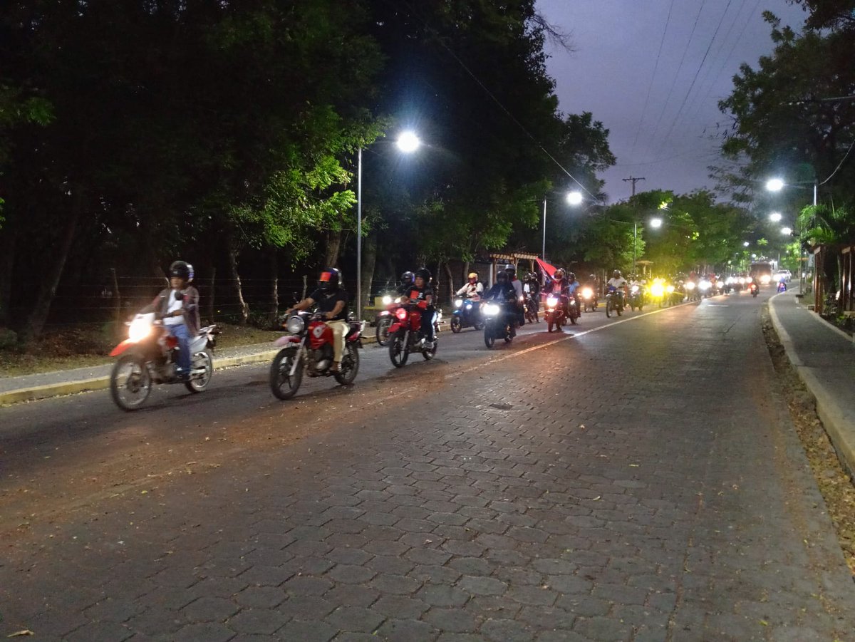ComunicacinAlt2's tweet photo. Militancia Sandinista realiza Diana motorizada en conmemoración del 92 aniversario del General Sandino.
#SandinoVive
#2026SiempreMasAlla https://t.co/M8lPTBPiUl