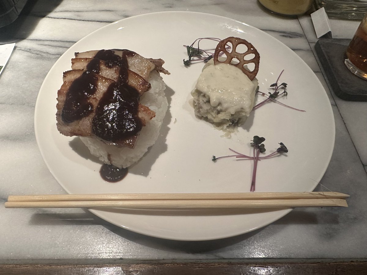 jin7507's tweet photo. クリスマスぶりに
たくじさんの料理を頂きます (^^)
#たくじ さん #匠平 さん #そう さん
#Craftattic さん #札幌 https://t.co/dIswmdLe2m