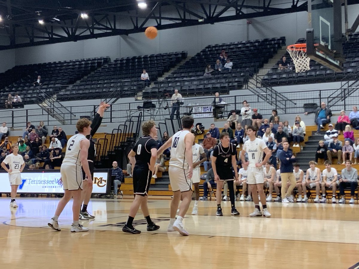 coachtatefhs20's tweet photo. ⚓️ Farragut’s 65-62 win over Oak Ridge Friday Night in the District 4-4A Semi-Finals was the Admirals’ first Post-Season victory over the Wildcats in 44 years! 🏀

Oak Ridge had won 13 straight Post-Season Games over Farragut.  The Ads’ last win was in the 1982 District Finals ⚓️ https://t.co/KoGtySmic5