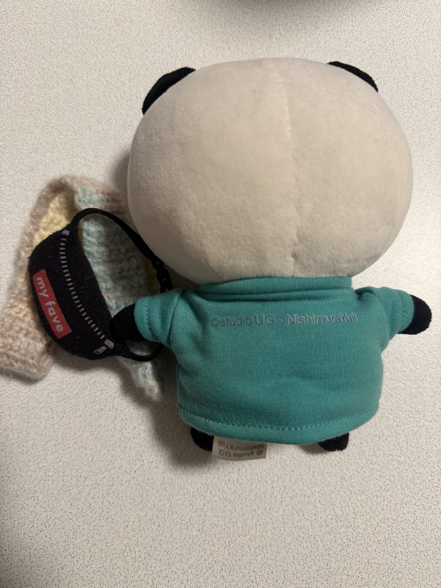 b_n_n____'s tweet photo. 我が相棒がジャストサイズでした🫶
私もオソロが欲しかったけど、ちょっと再考しようと思って今回未購入。
月曜日はこれでお出かけしようね🥰
明日のネイルにも付き合ってもらおーかな💅★*
#ごきげんぱんだ
#WEGO
#StudioUG https://t.co/rHs7QJe4Yi