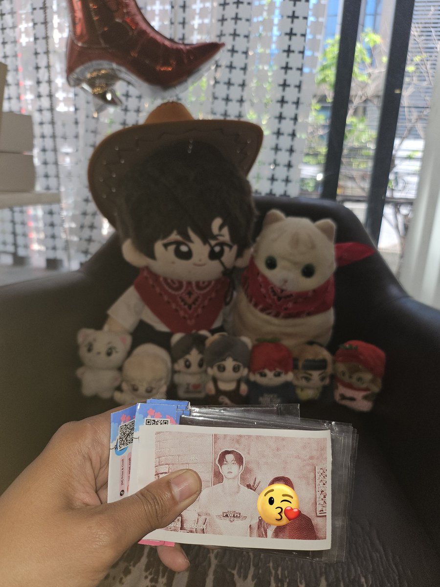 Emily will always support Enhypen (ESFJ) tweet media