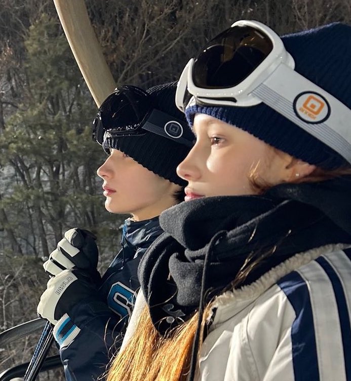 giakiyo's tweet photo. the huening’s side profiles literally have to be the best in the industry https://t.co/c78Oc25bCE