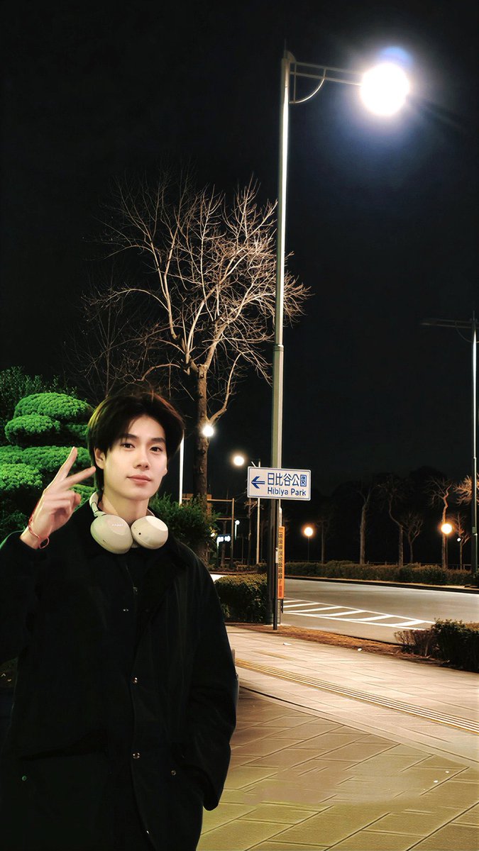 รูปนี้หล่อมากกกกกก หล่อแบบโตเป็นหนุ่มหล่อสะอาด คิดถึงอะ