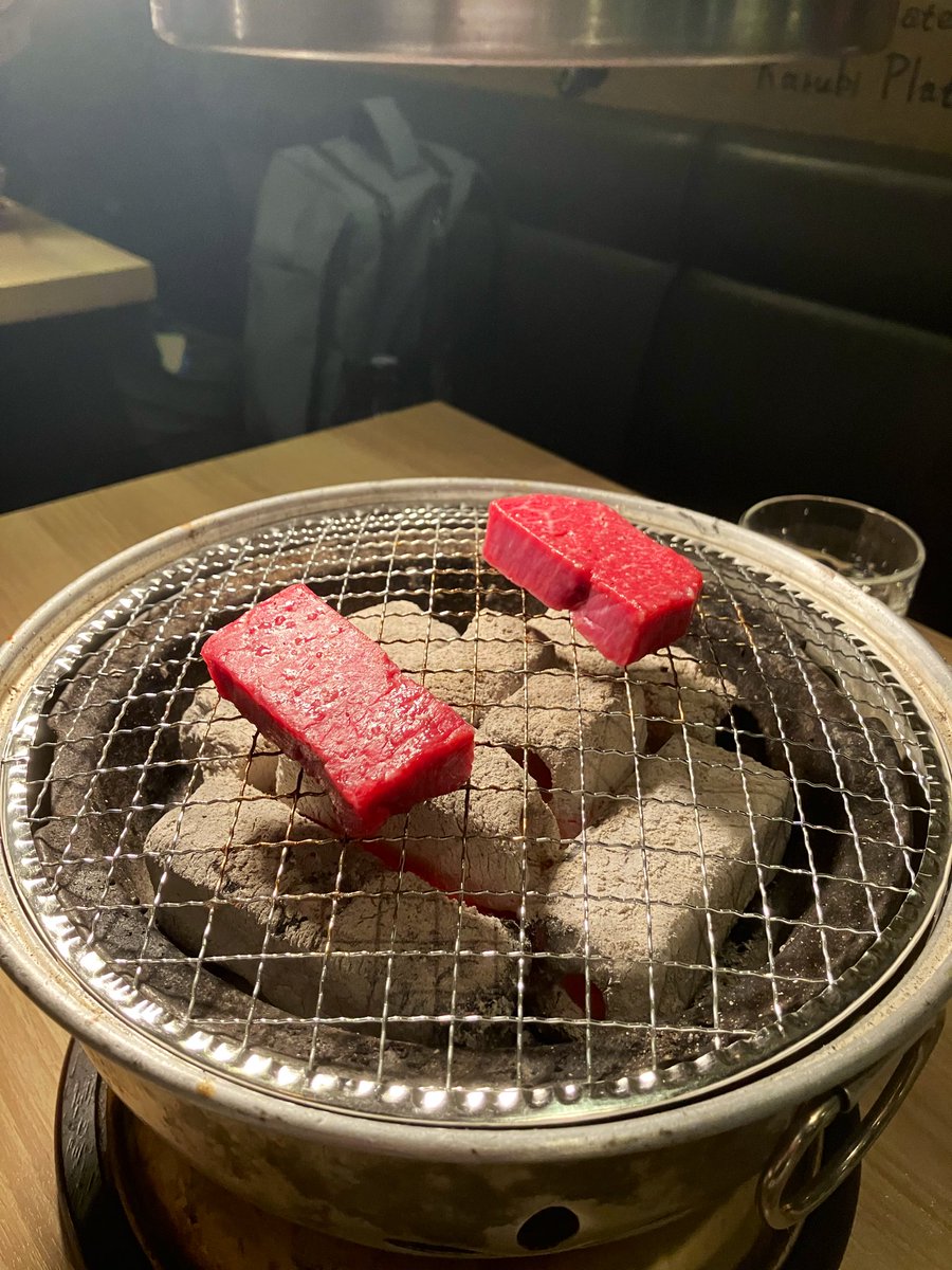 9cjBlx's tweet photo. 今日はn回目の結婚記念日で「炭火焼肉 肉の匠 ひうち」さんでお祝い😌
美味しすぎて最高でした✨ https://t.co/aS8H48KG0C