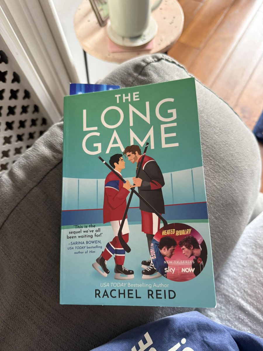 amelia 🌙 tweet media