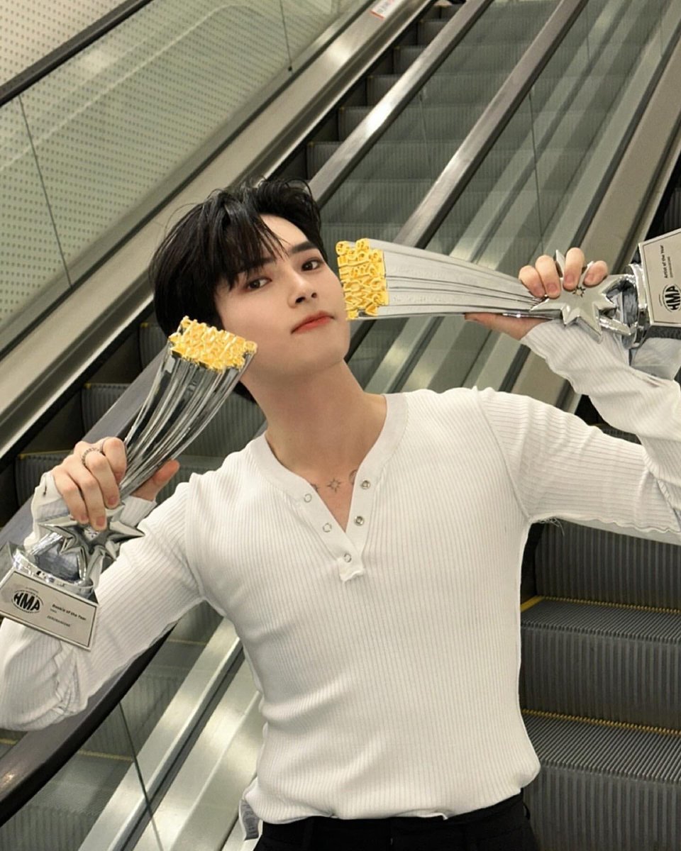 Post by ʕ⁠·⁠ᴥ⁠·⁠ʔ on X: 😇😇😇😇