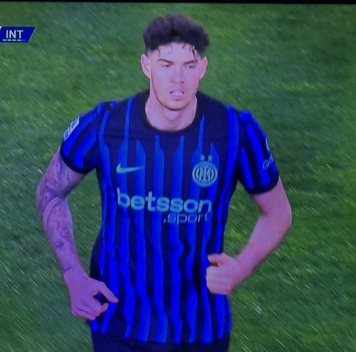 Grandissimo Basto.. giallo voluto, salta il Genoa e torna nel Derby.