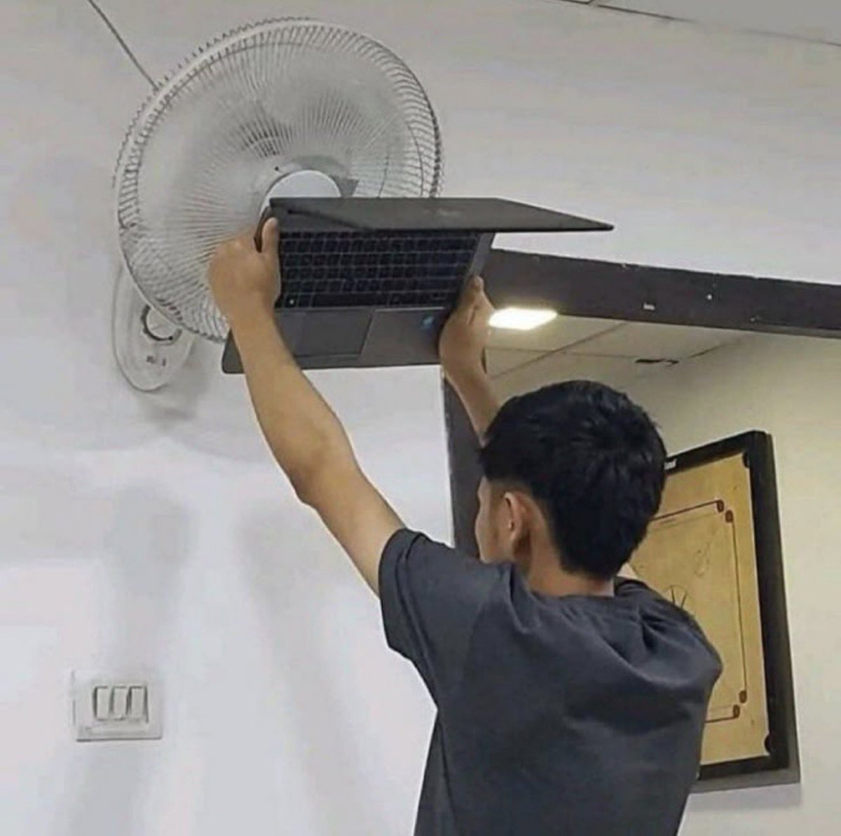 manixcodes's tweet image. POV: You try to run AI models locally