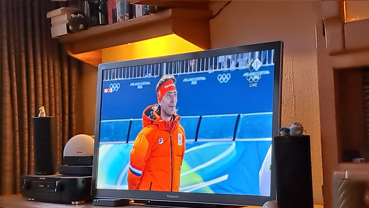 YvonneGrevelink's tweet photo. Zo wat een spectactulaire laatste wedstrijd van @JorritBergsma op de #massastart. Hij pakt gewoon #Olympisch #goud en is #Olympisch #kampioen!
#teamNL #OlympischeWinterspelen https://t.co/g7G72U5PyS
