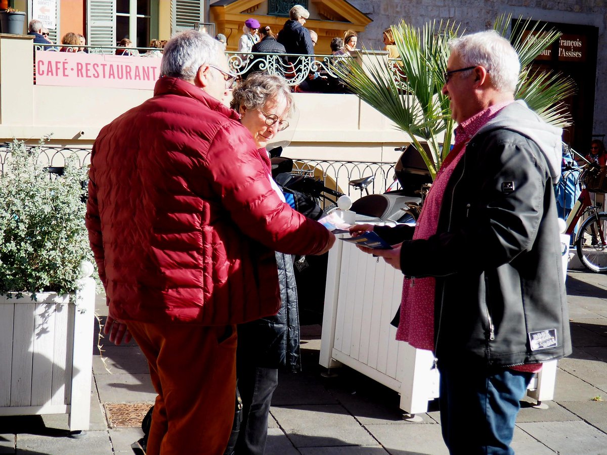 😎 Encore une belle matinée de tractage pour faire d’<a href="/eciotti/">Eric Ciotti</a> notre prochain maire de Nice !

Merci à nos militants pour leur enthousiasme et mobilisation 👏👏

#EricCiotti #Nice06 #RassemblementNational