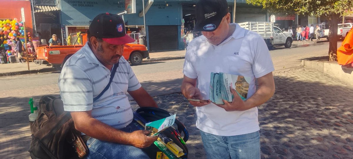 SedeaQro's tweet photo. Recorrimos el Mercado Manuel Lopez Portillo en Amealco de Bonfil, compartiendo el saludo del Gobernador @makugo y reafirmando que estamos presentes donde nace nuestra fuerza: con su gente. Caminar sus calles y fortalecer el diálogo es nuestra prioridad. 🤝 #AquíContigo! https://t.co/d8EsRP2rxe