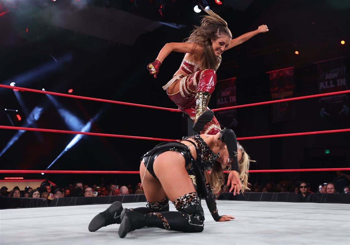 S2lWrestling's tweet image. Statlander overpowers Britt @meiblivion early with a deadlift suplex and a diving famouser from the corner!! 

Britt fires back with a Curb Stomp and a superkick, then spikes Kris with an air raid crash for two!!