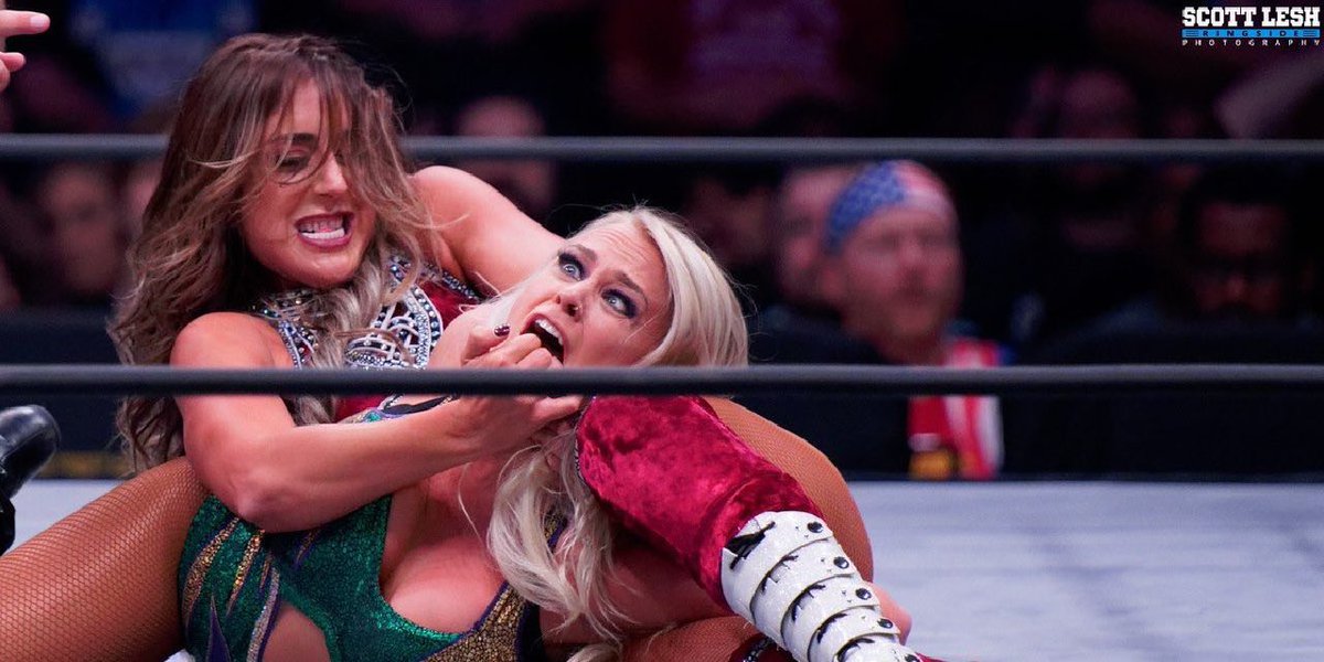 S2lWrestling's tweet image. Kris counters with a Piledriver and nearly ends it, but Britt rakes the eyes and traps her in the Lockjaw!! Statlander fights, fading

She taps!! Britt Baker @meiblivion wins!!