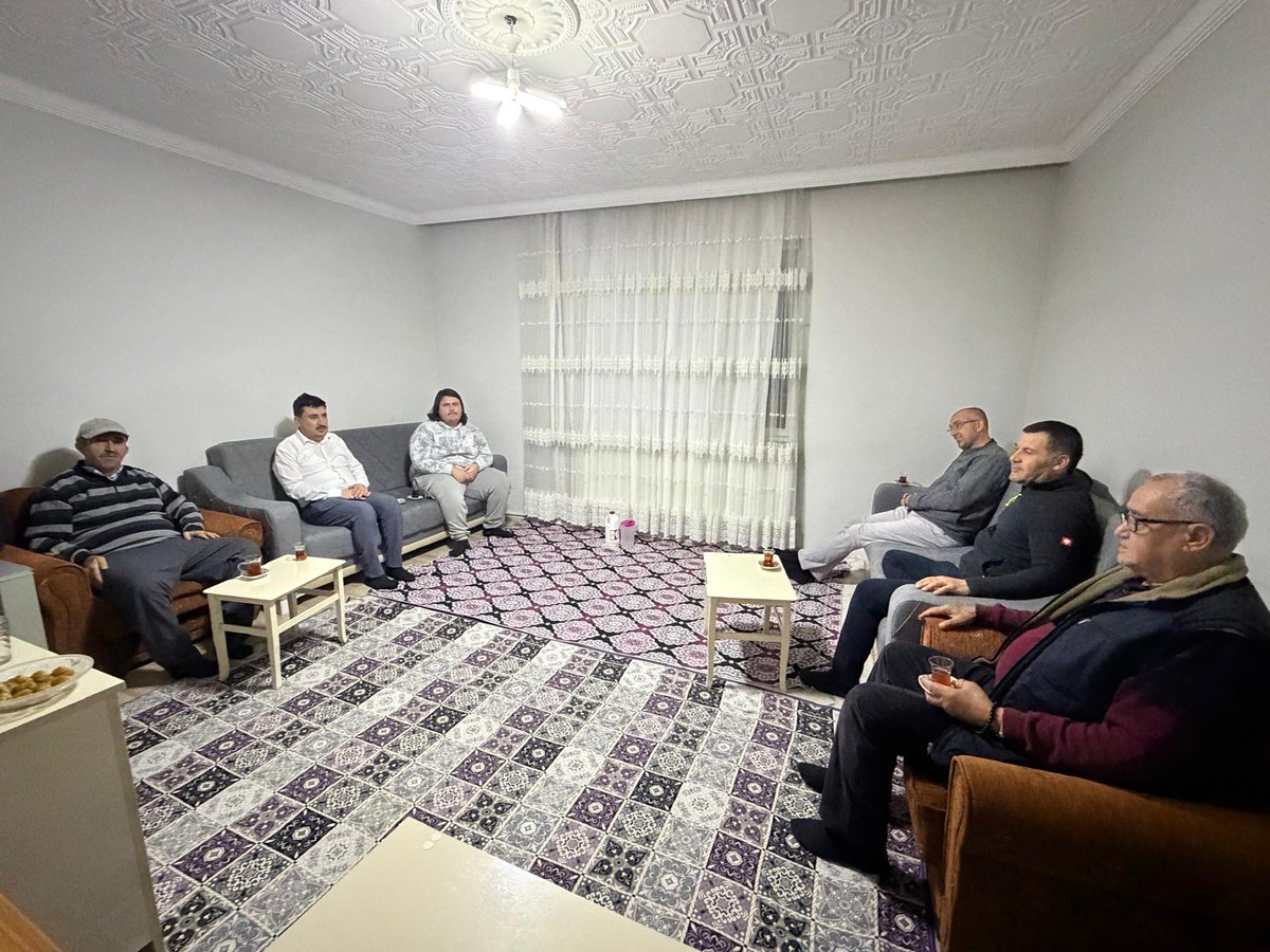 AK Parti Karaman İl Başkanlığı olarak, Yönetim Kurulu üyelerimiz ile birlikte Sekiçeşme Mahallesi’nde Çığlı ailesinin gönül sofrasına misafir olduk.

Birlik ve beraberlik içinde nice Ramazanlara…