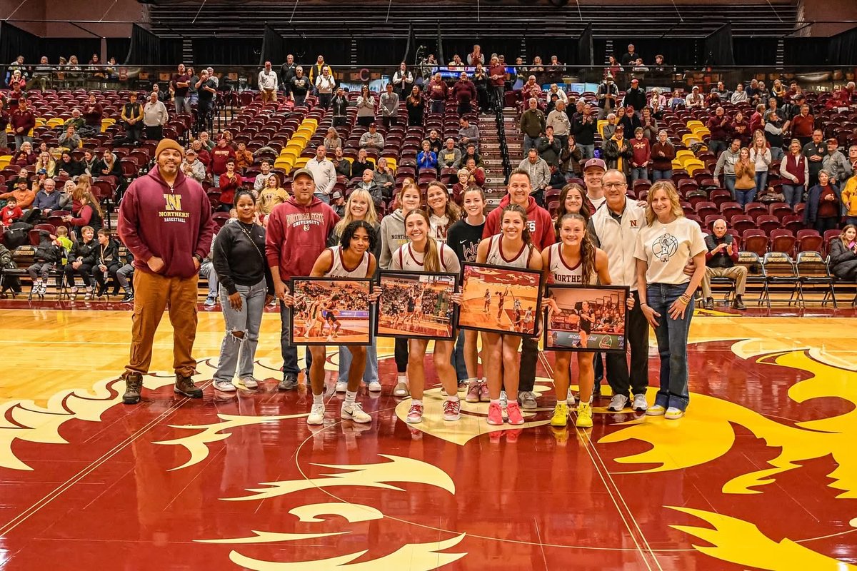 nsuwolves_wbb's tweet image. It’s GAMEDAY🤟🐺

@nsuwolves_wbb 🆚 Minot State

⏰ 3:30 PM
📍Minot, ND

📺📊nsicnetwork.com/nsuwolves/

#GoWolves🐺 | #maroonNgold🐾