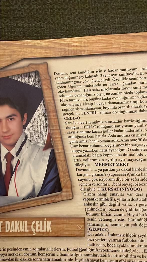 Ofsayt diye izlemeye çağırdığı pozisyona bak. Fenerli var hakemi yine sasirtmadi. Gs dusmani orta hakem de bu fırsatı kaçırmadi. Allah sizin belanızı versin