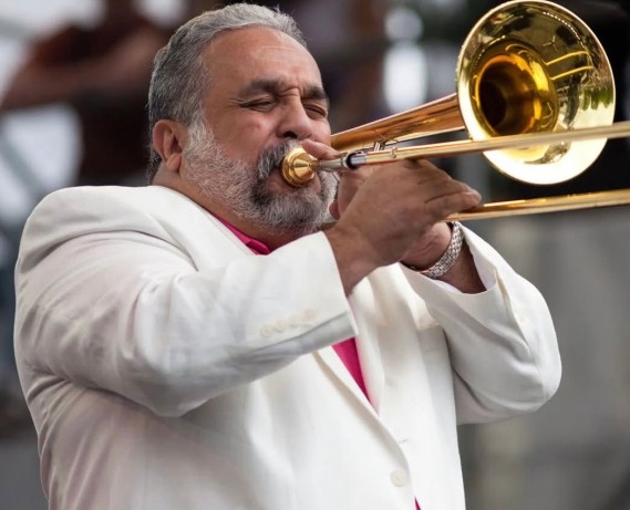 Salsa en Chile tweet media