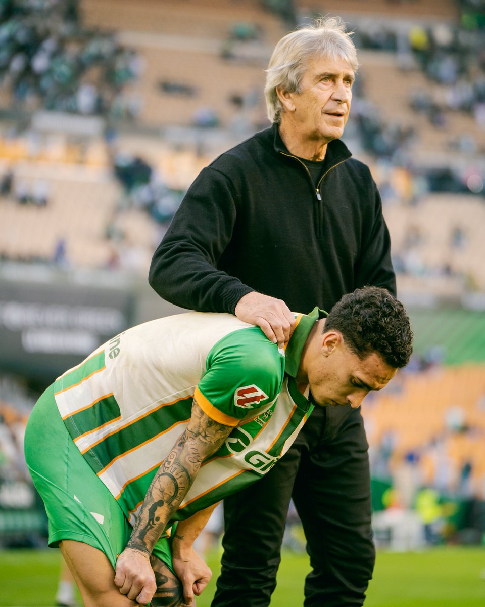 Aquí nos caemos y nos levantamos entre todos.

Siempre con mi equipo.