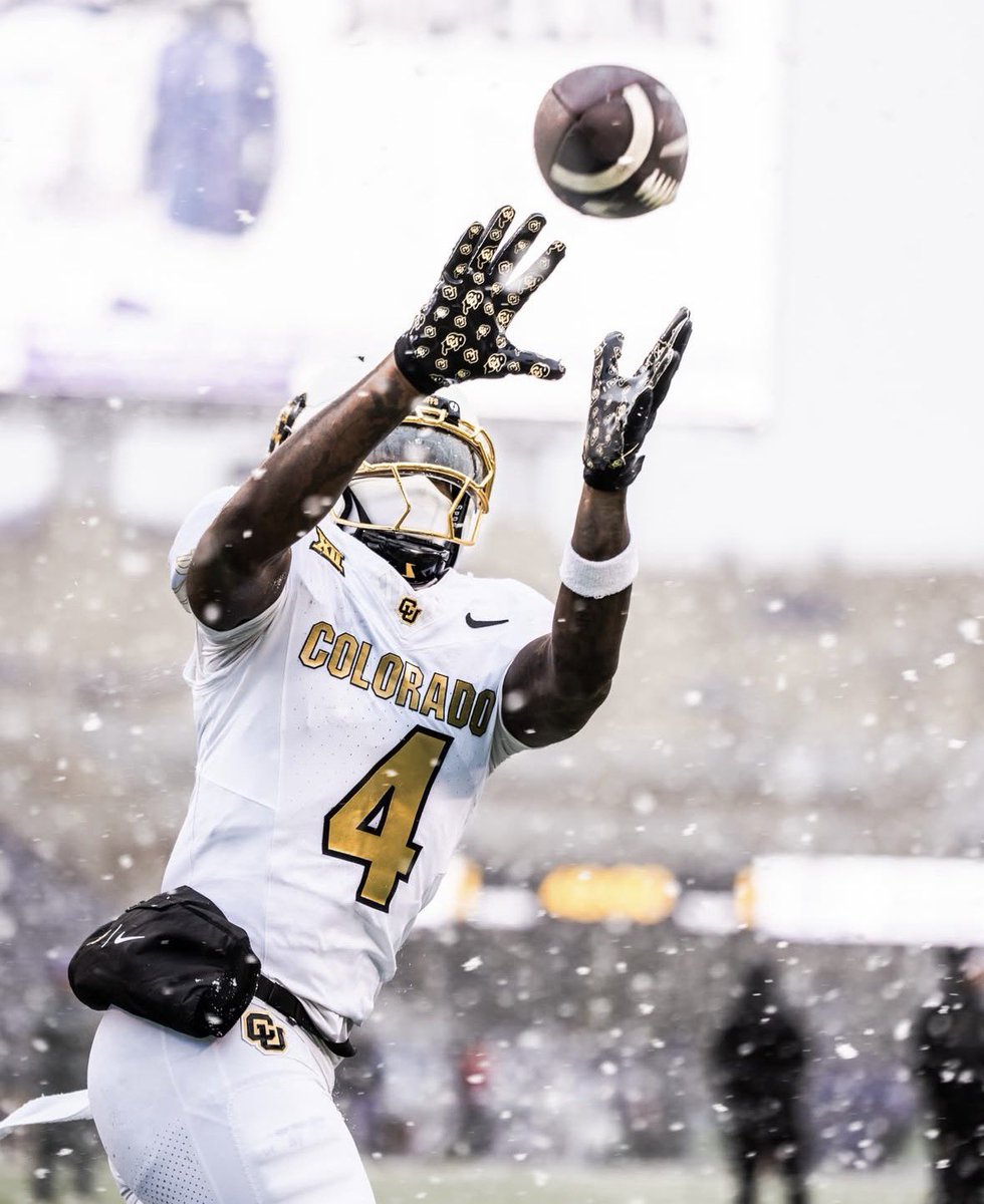 Slash Football Feature 🏈 tweet media