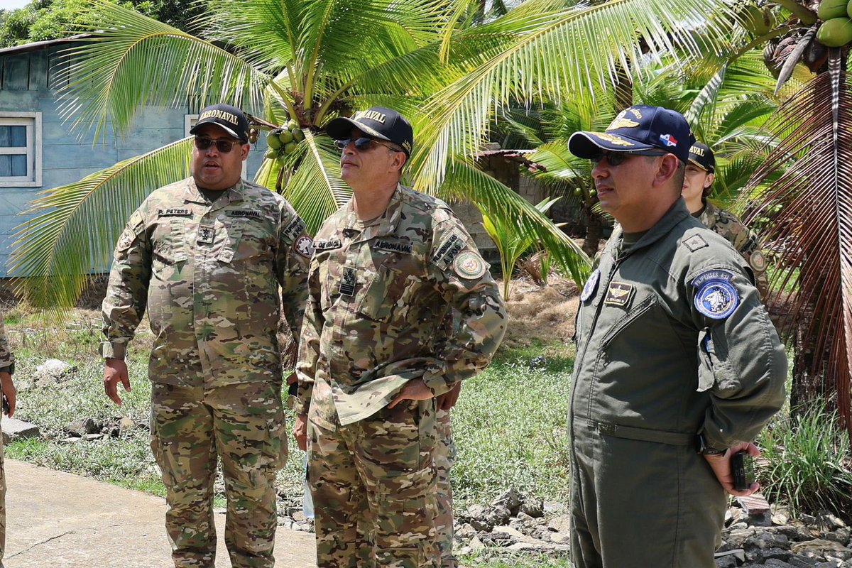 aeronavalpanama's tweet image. Más presencia, más capacidad, más seguridad

El comandante Aeronaval Luis De Gracia inauguró el nuevo Puesto Aeronaval de #Brujas, fortaleciendo su infraestructura estratégica y capacidad operativa en beneficio de la seguridad del país.

#PlanFirmeza
#SomosMuchoMás