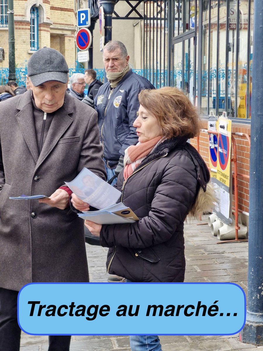 EpernayDemain's tweet photo. Collage de bon matin et tractage sur le marché pour Épernay demain. J-5 pour la réunion publique du jeudi 26 février à 19h30, salle Georges Cartier, en présence de Laurent Jacobelli : venez rencontrer et échanger avec Éric Laurency et ses co-listiers !
⁦⁦⁦@ljacobelli⁩ https://t.co/jD8qO17WiV